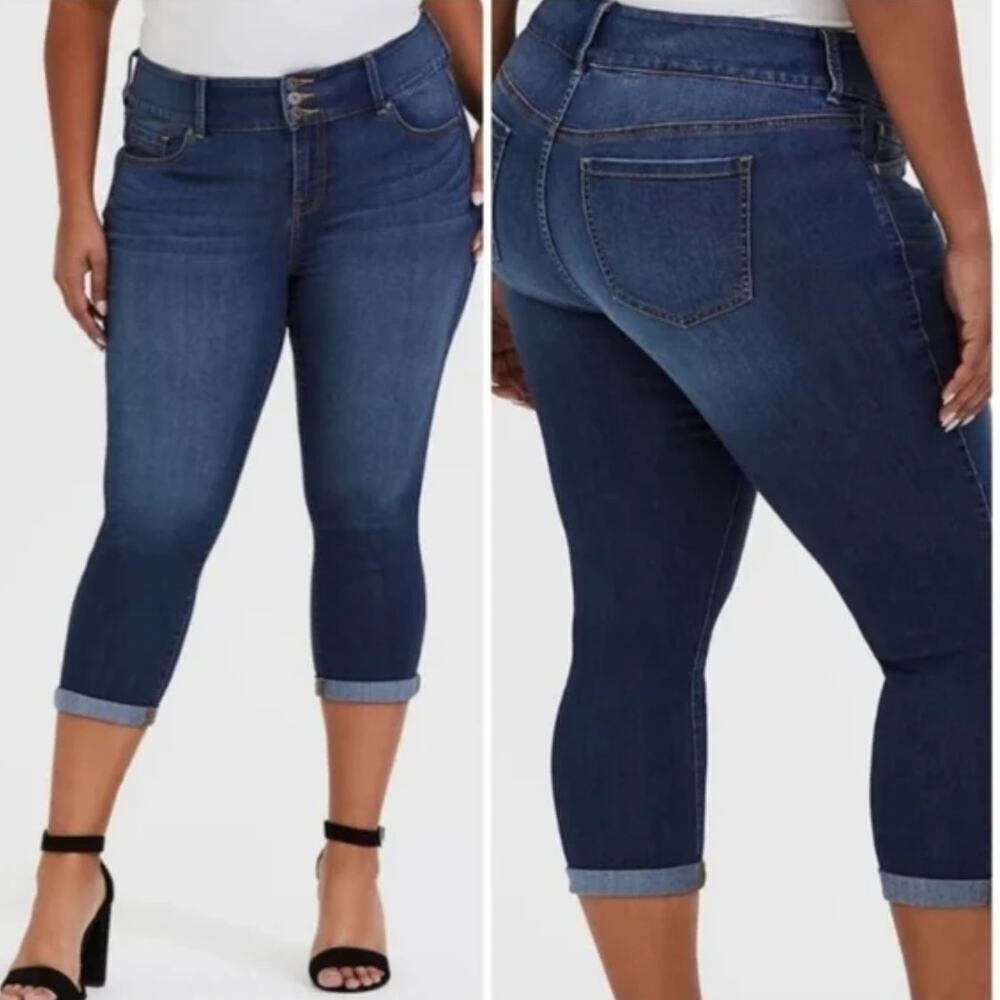 Torrid Crop Jegging Feel the Fit Super Soft Crop Jeans Size‎ 22 Whiskered Blue